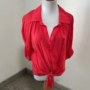 👒 Karen Kane Tie Front Blouse